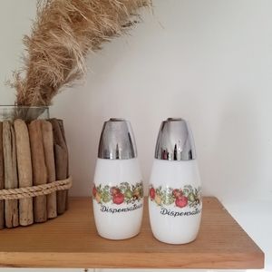 Cottagecore / Vintage Salt & Pepper Shakers